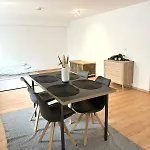 New Studio, Central & Quiet