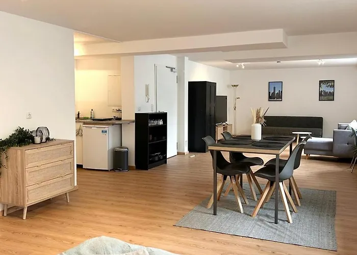 New Studio, Central & Quiet
