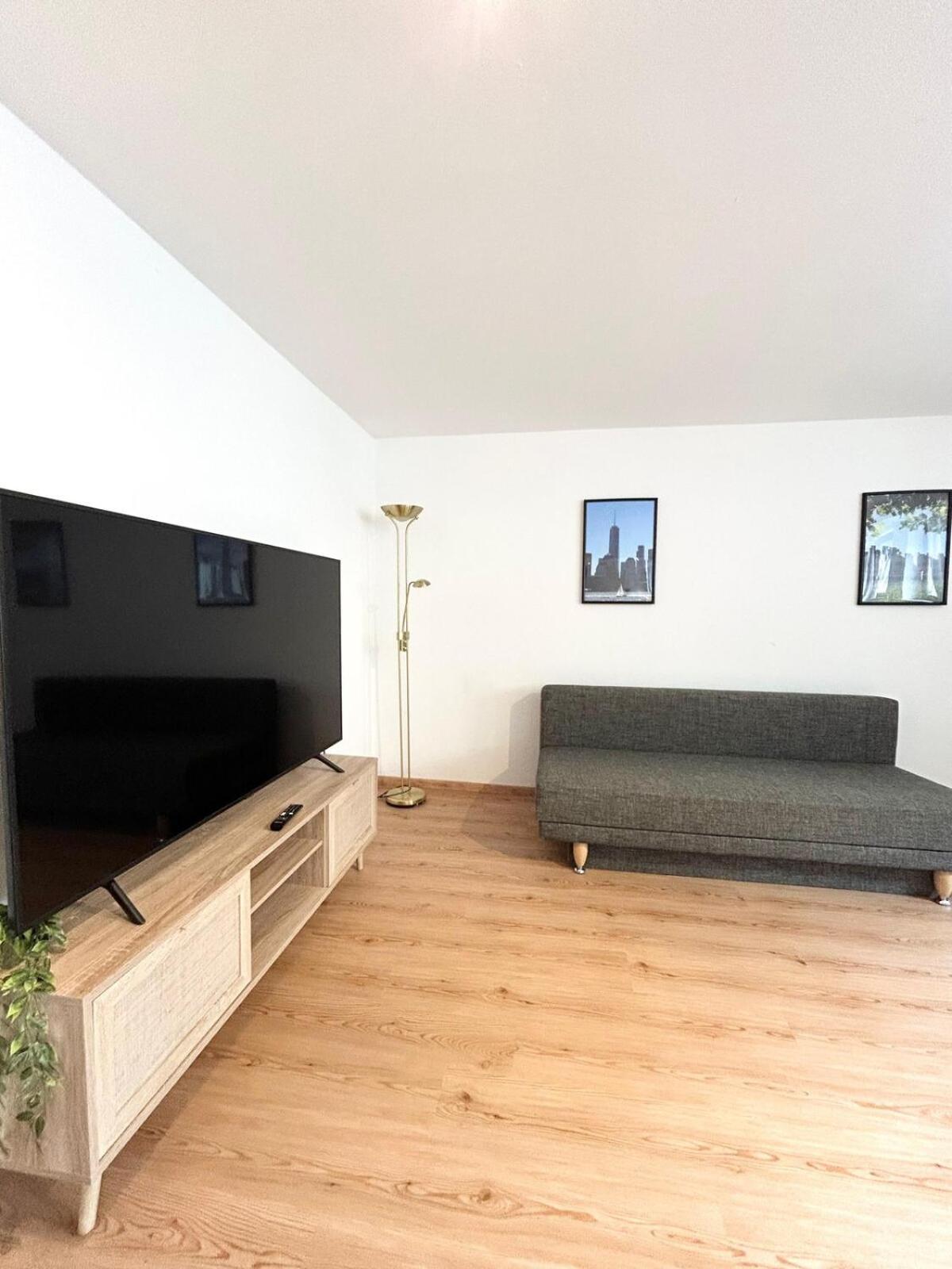 New Studio, & Quiet Apartment