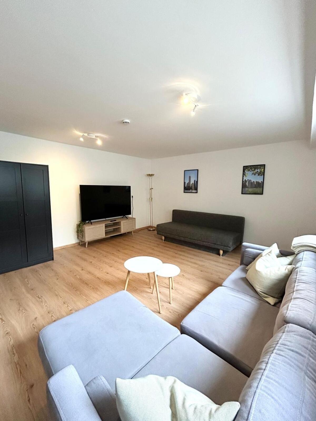 New Studio, & Quiet Apartment *